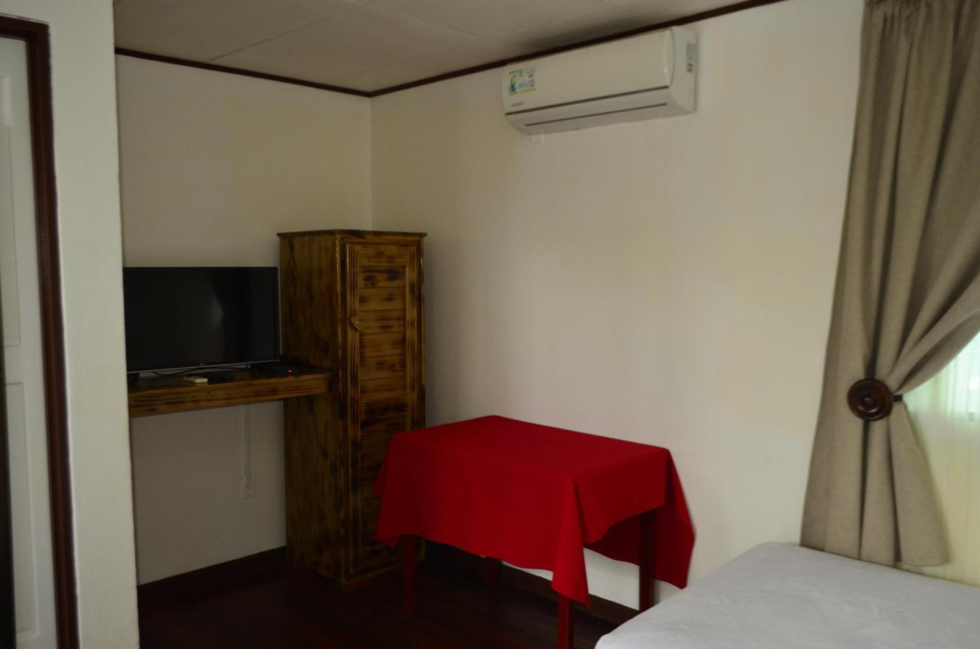 Hotel Sierpe River- Oleaje Sereno المظهر الخارجي الصورة